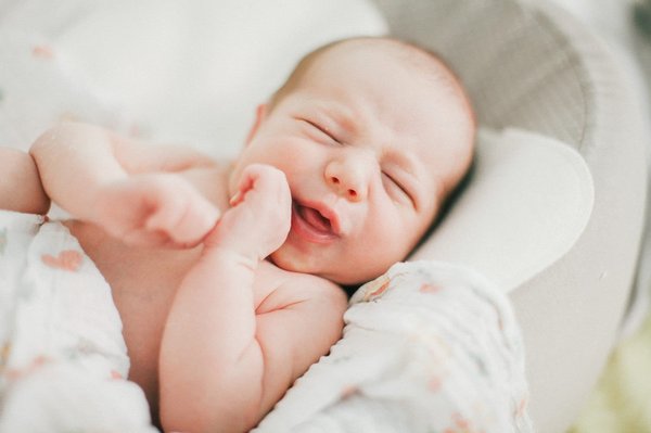 Combien de temps faut-il en général pour voir des améliorations après avoir suivi les conseils d'un coach sommeil bébé ?